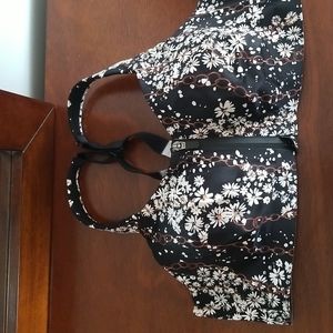Victoria's Secret Sports Bra New with Tags